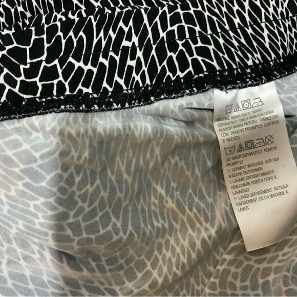 Susan Graver Liquid Knit Pants Woman Size 2X Pull On Heavy Printed Ankle Stretch - Picture 9 of 10